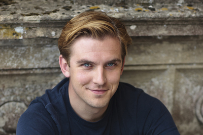 Dan Stevens Poster 2697186