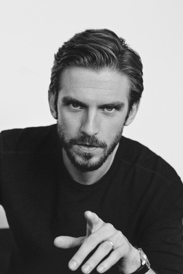 Dan Stevens Poster 2697188
