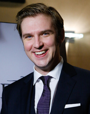 Dan Stevens Poster 2697196