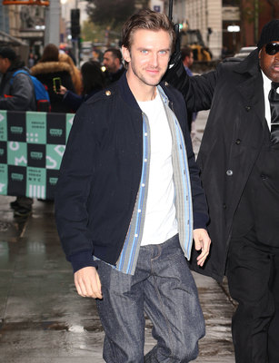 Dan Stevens Poster 2849567
