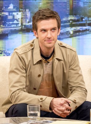 Dan Stevens Poster 2906340