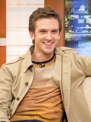 Dan Stevens Poster 2906342