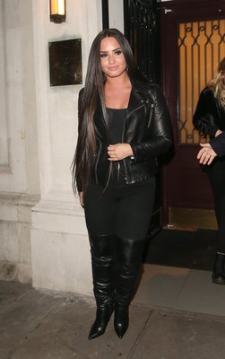 Demi Lovato Poster 2834516