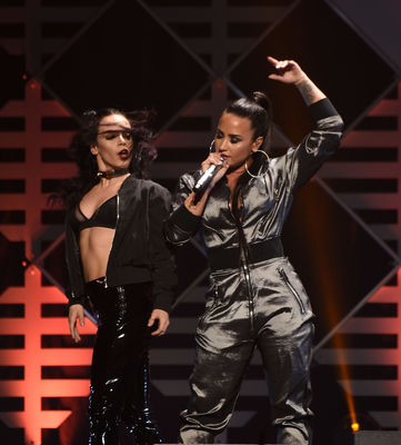 Demi Lovato Poster 2897402