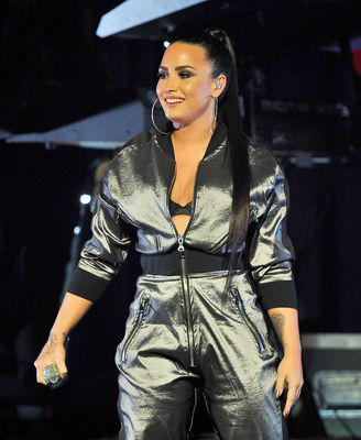 Demi Lovato Poster 2897457