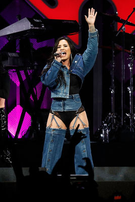 Demi Lovato Poster 2933212