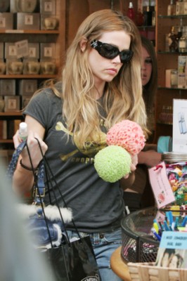 Denise Richards Poster 1434799