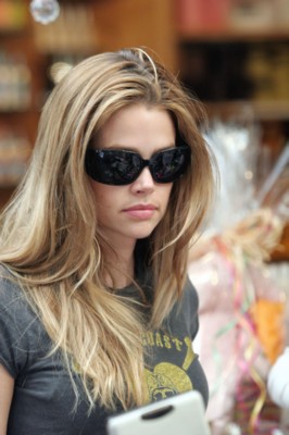 Denise Richards Poster 1434801