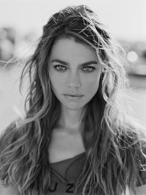 Denise Richards Poster 2072261