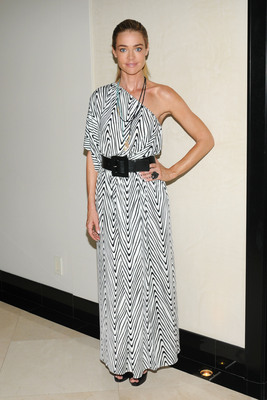 Denise Richards Poster 2128008