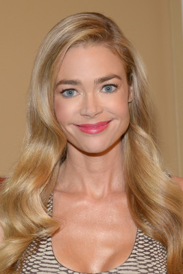 Denise Richards Poster 2128322