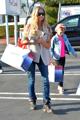 Denise Richards Poster 2750558