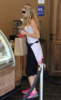 Denise Richards Poster 2750684