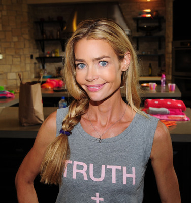 Denise Richards Poster 2750735