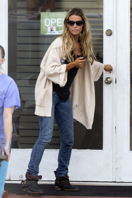 Denise Richards Poster 2750949