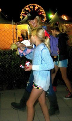 Denise Richards Poster 2750950