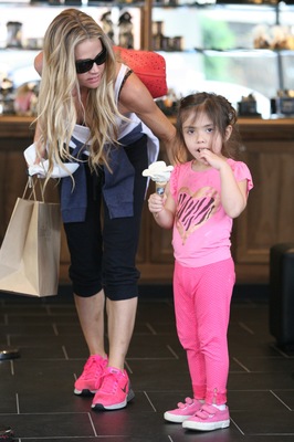 Denise Richards Poster 2751073