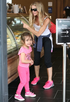 Denise Richards Poster 2751124