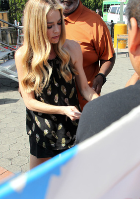 Denise Richards Poster 2751159