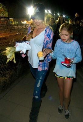 Denise Richards Poster 2751193