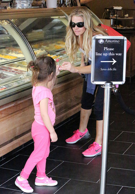 Denise Richards Poster 2751258