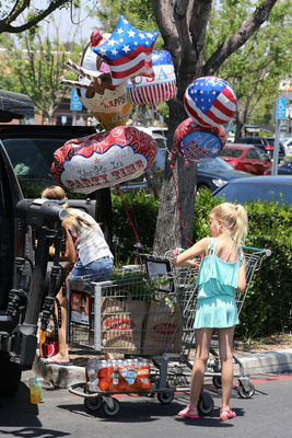 Denise Richards Poster 2751305