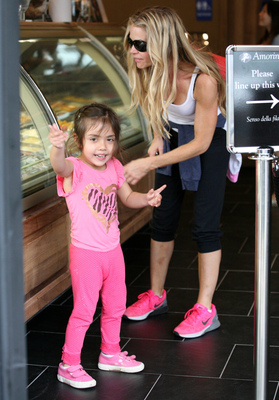 Denise Richards Poster 2751487