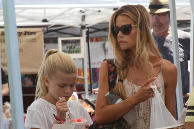 Denise Richards Poster 2751506