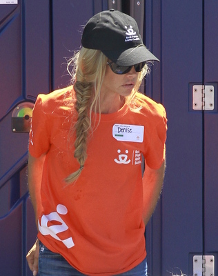 Denise Richards Poster 2751527