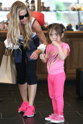 Denise Richards Poster 2751624