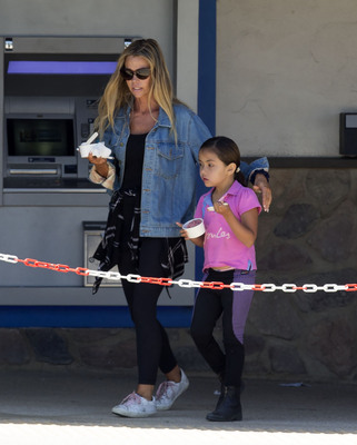 Denise Richards Poster 2751816