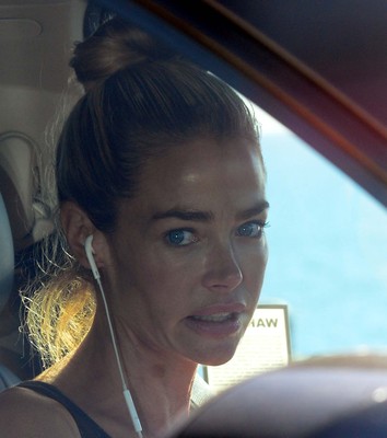 Denise Richards Poster 2751936