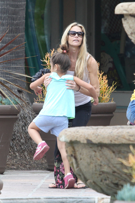 Denise Richards Poster 2751943