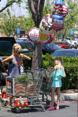 Denise Richards Poster 2751971