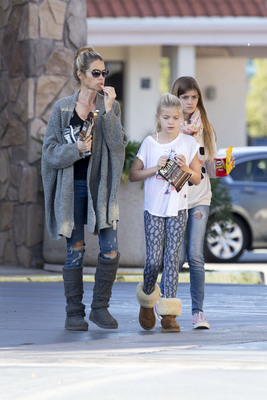 Denise Richards Poster 2752040