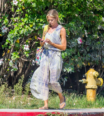 Denise Richards Poster 2752105