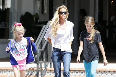 Denise Richards Poster 2752140