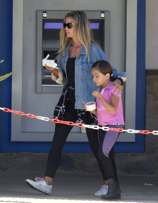 Denise Richards Poster 2752227