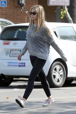 Denise Richards Poster 2752333