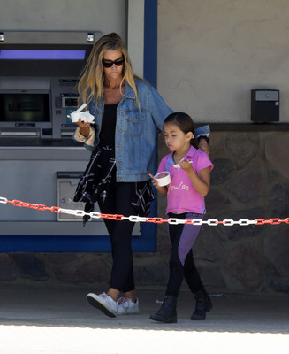 Denise Richards Poster 2752513