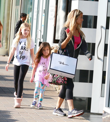 Denise Richards Poster 2752584