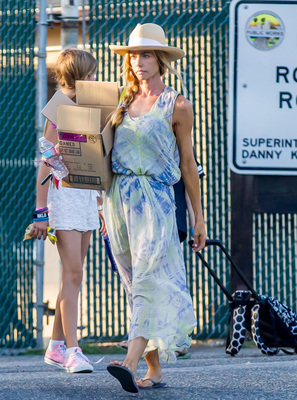 Denise Richards Poster 2752588