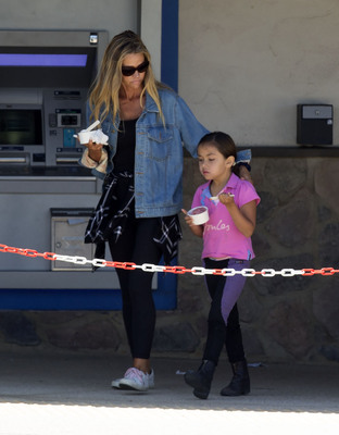 Denise Richards Poster 2752720