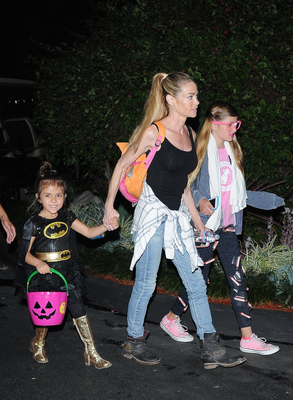 Denise Richards Poster 2752758