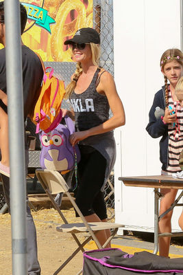 Denise Richards Poster 2752898