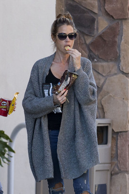 Denise Richards Poster 2752932