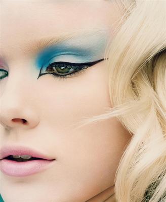 Dewi Driegen Poster 2132982