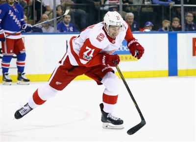 Dylan Larkin Poster 3554779