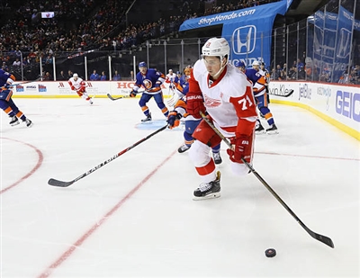 Dylan Larkin Poster 3554793