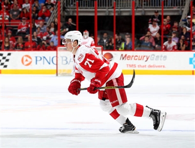 Dylan Larkin Poster 3554812